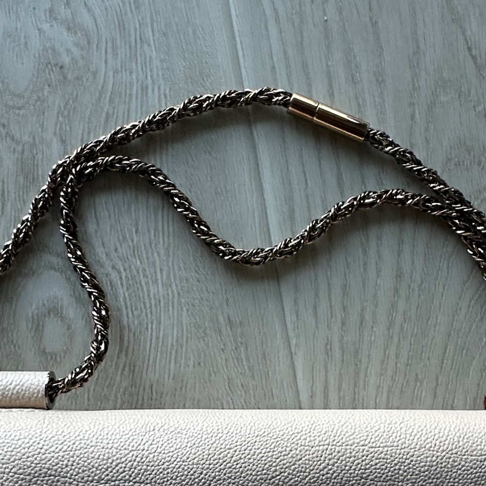Chloe Beige Shoulder Bag with Gold Hardware - Picture 3 of 5